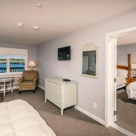Crescent Lake Inn And Suites ウルフボロ エクステリア 写真